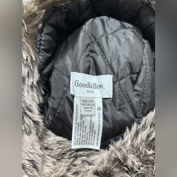 Plaid Winter Hat - Picture 5 of 5